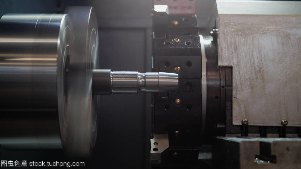 旋轉(zhuǎn)的機(jī)制-自動(dòng)機(jī)加工的金屬,工業(yè)背景前, 視圖